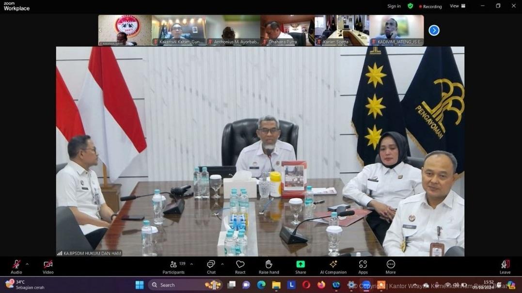 Putih Hijau Modern Pendaftaran Beasiswa Instagram Post125