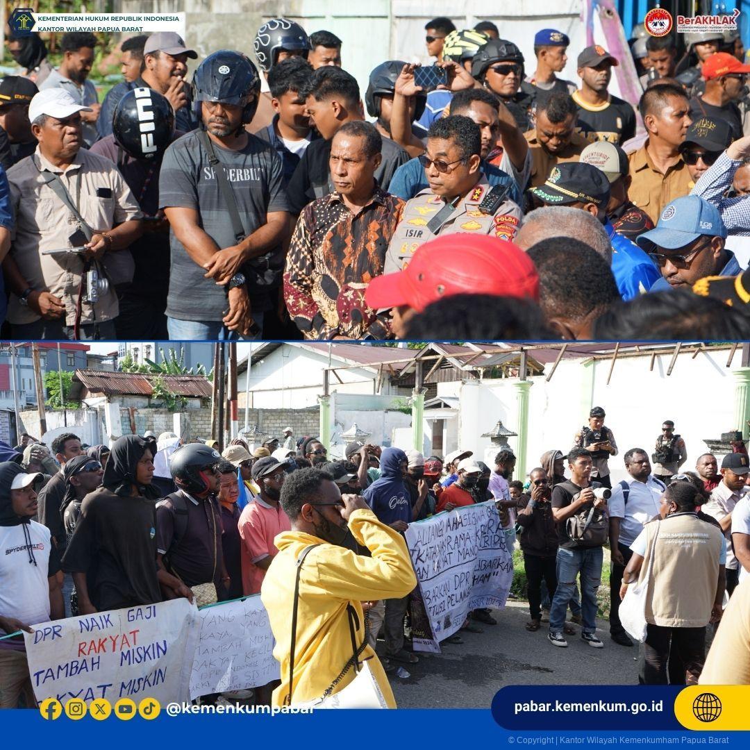 Putih Hijau Modern Pendaftaran Beasiswa Instagram Post 34